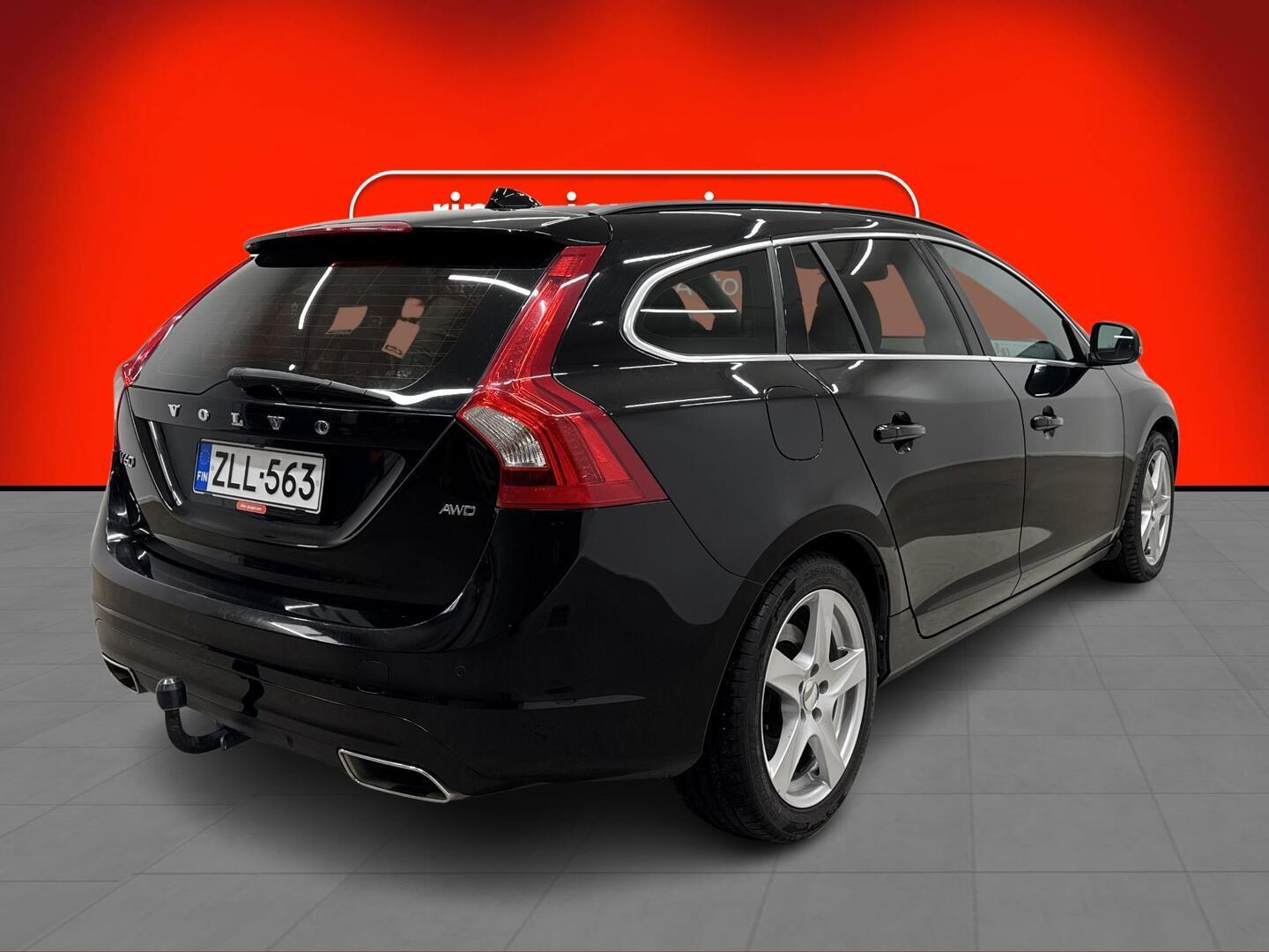 VOLVO V60 2017