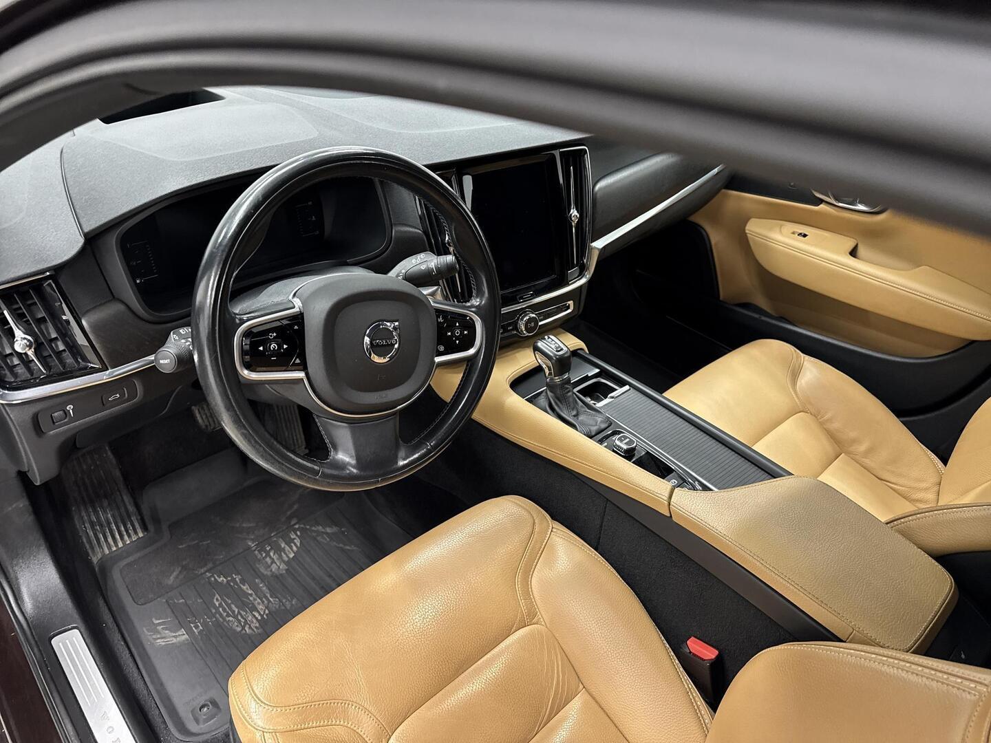 VOLVO V90 Cross Country 2017