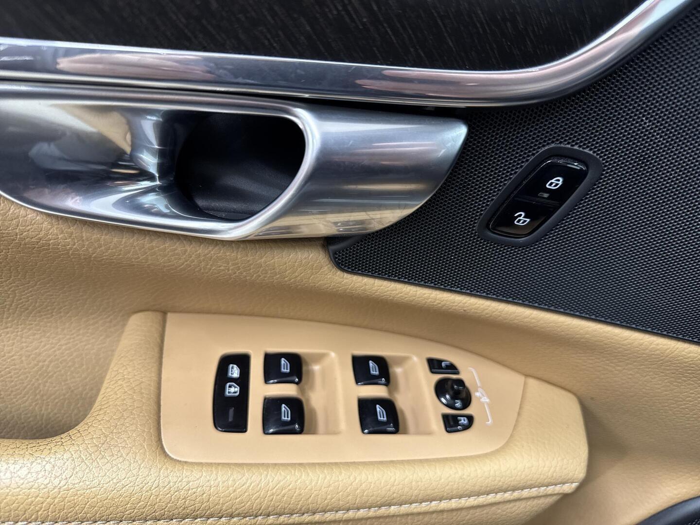 VOLVO V90 Cross Country 2017