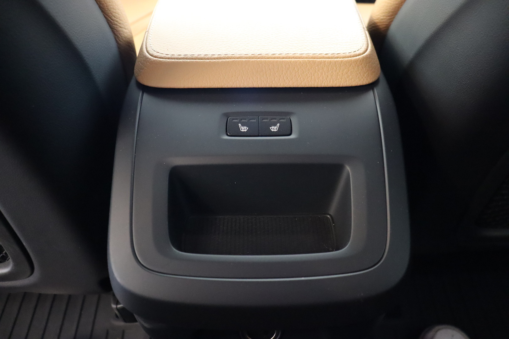 VOLVO V90 Cross Country 2017