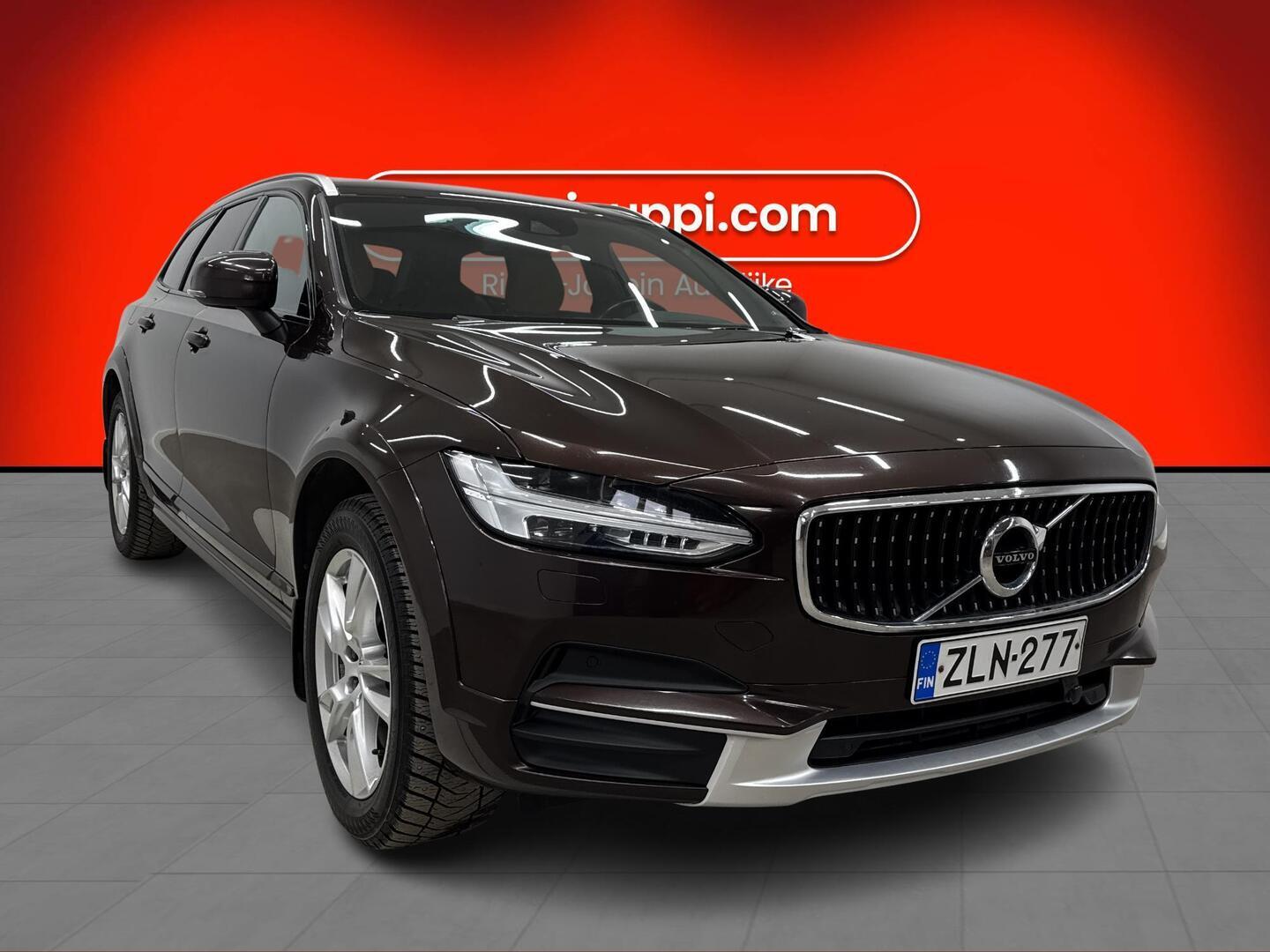 VOLVO V90 Cross Country 2017