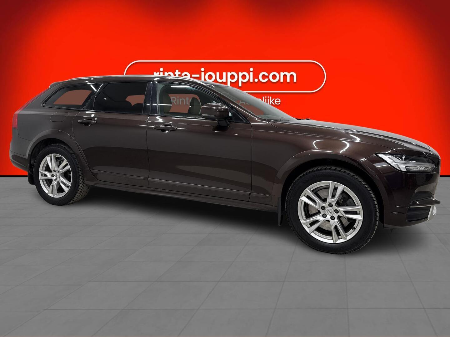 VOLVO V90 Cross Country 2017