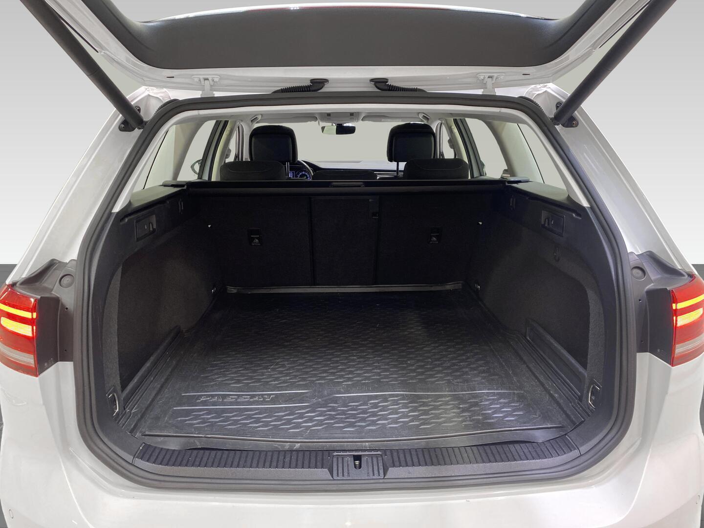 VOLKSWAGEN Passat 2019