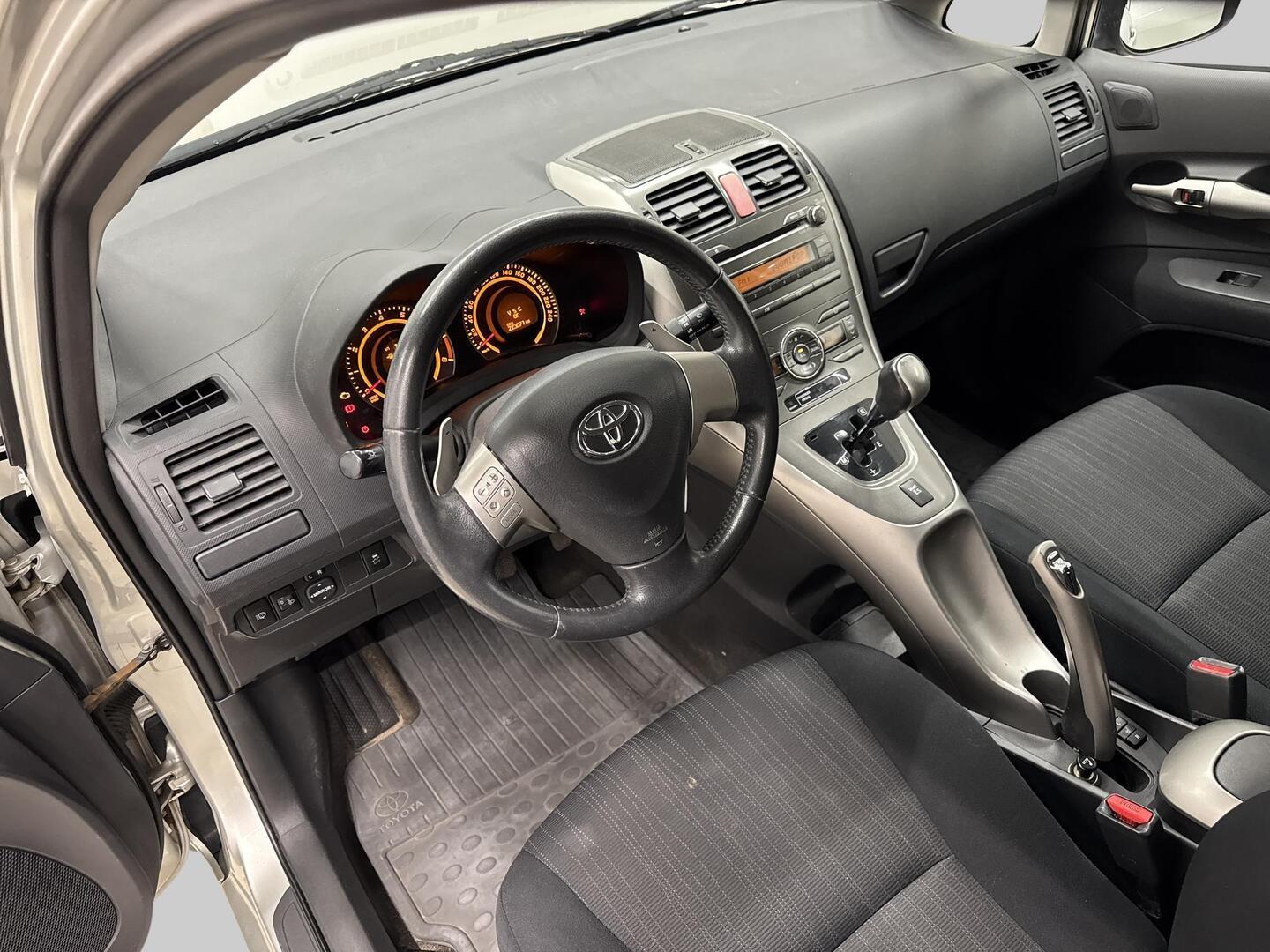 TOYOTA Auris 2007