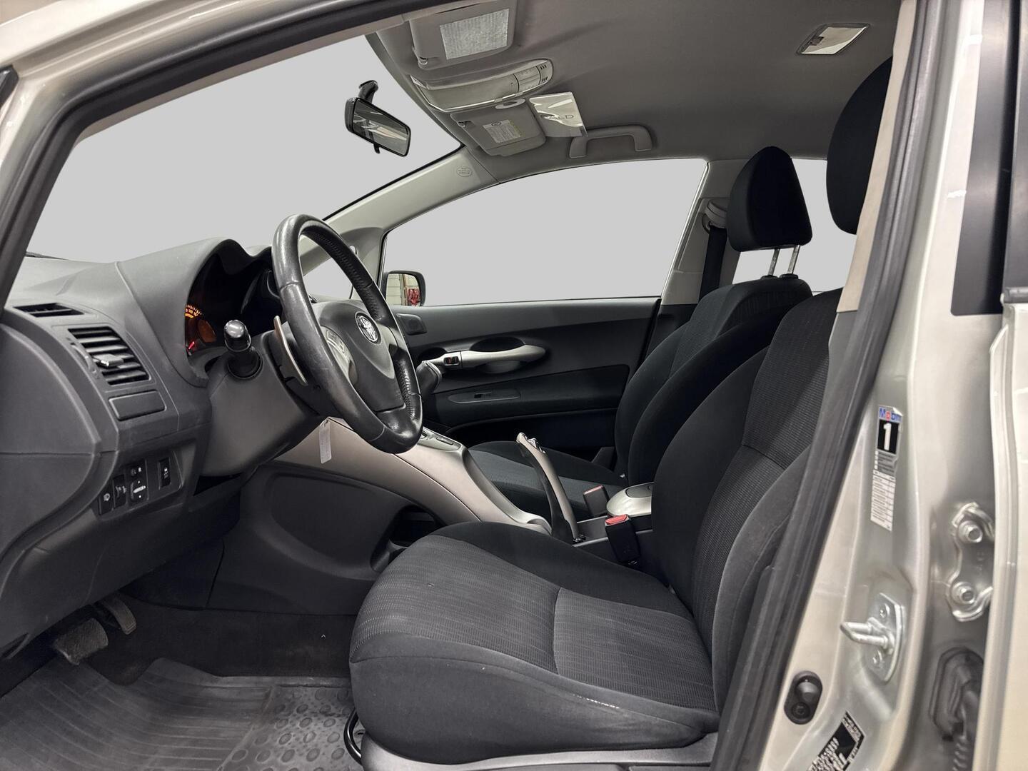 TOYOTA Auris 2007