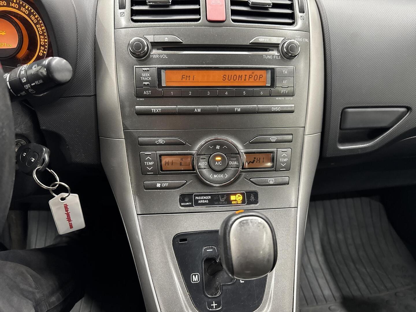 TOYOTA Auris 2007