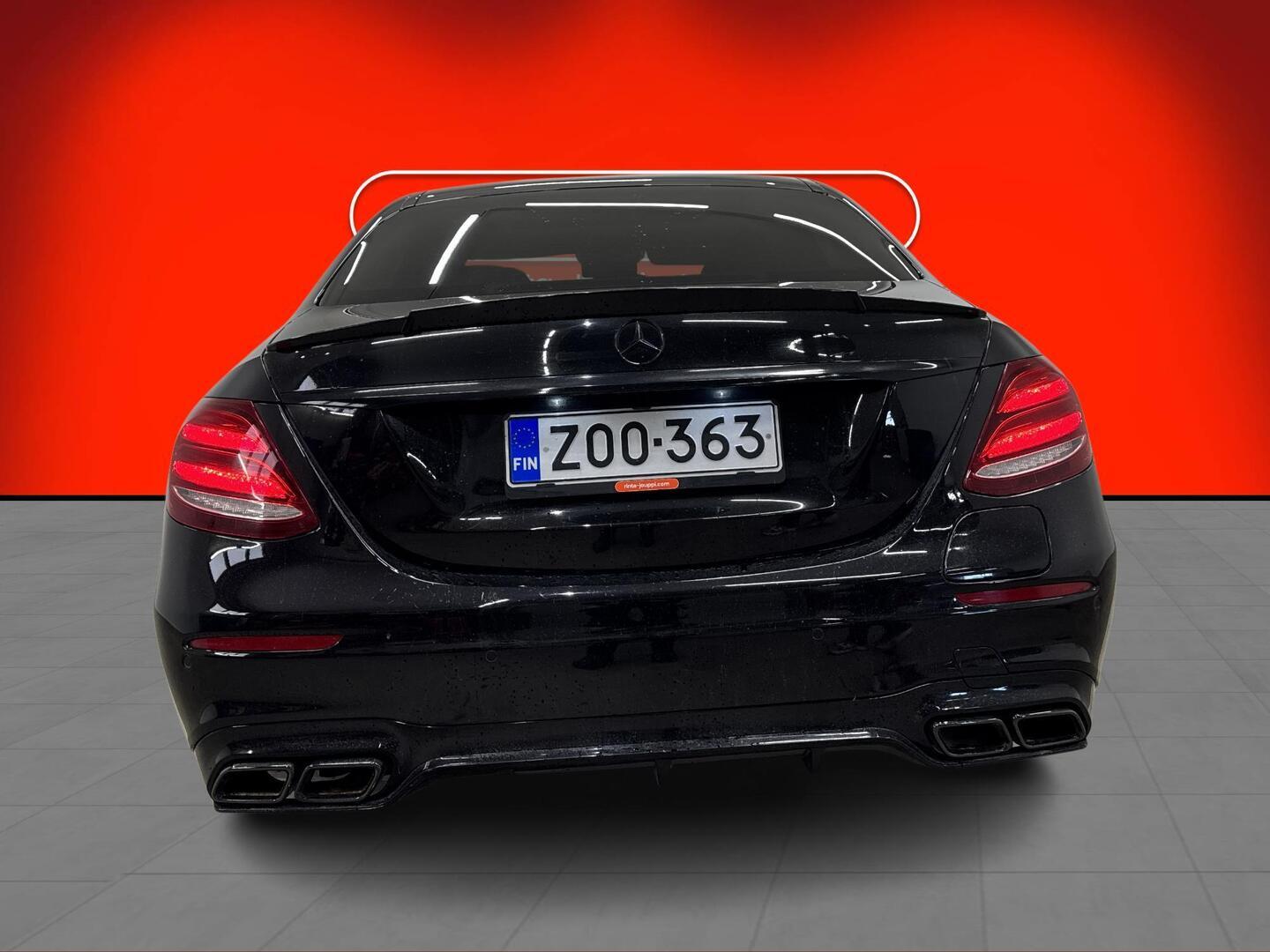 MERCEDES-BENZ E 2019