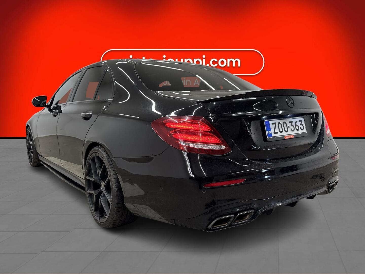 MERCEDES-BENZ E 2019