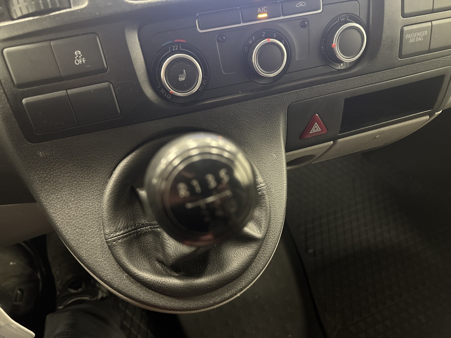VOLKSWAGEN TRANSPORTER 2014