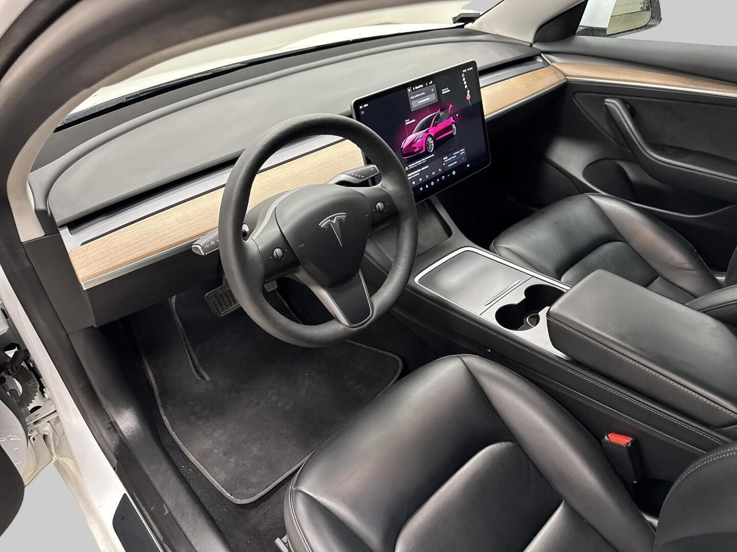 TESLA Model 3 2023