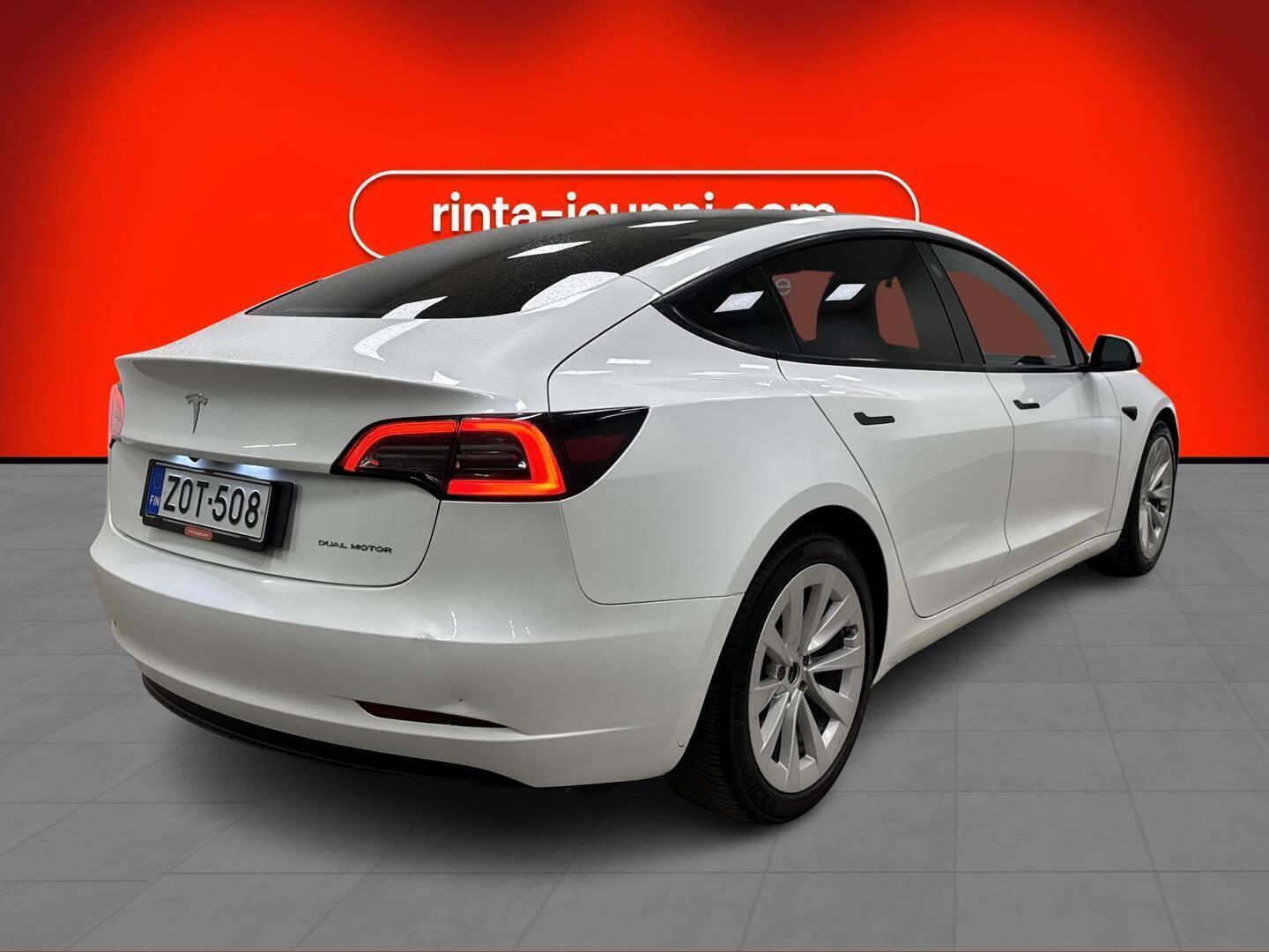 TESLA Model 3 2023