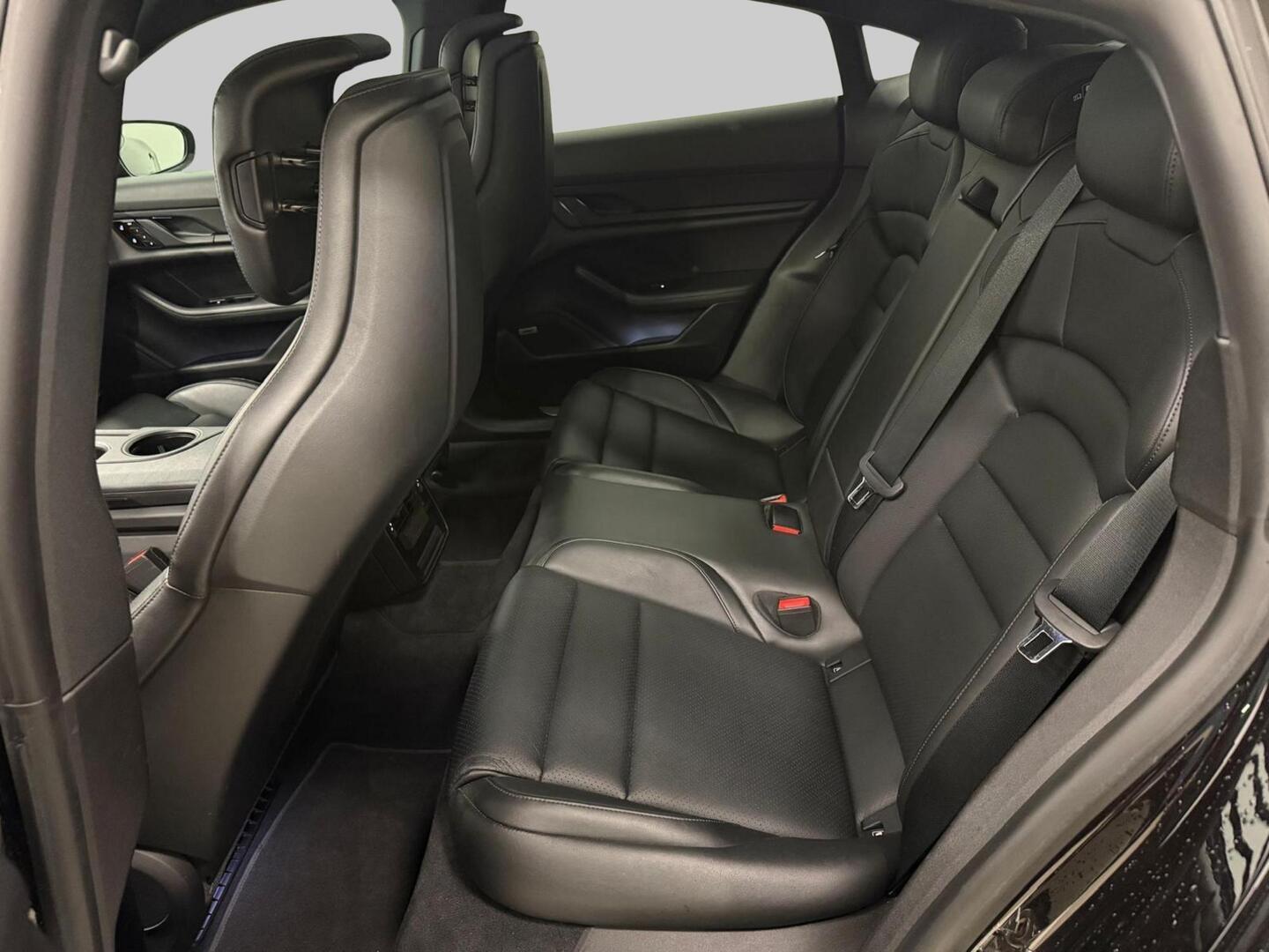 PORSCHE Taycan 2021