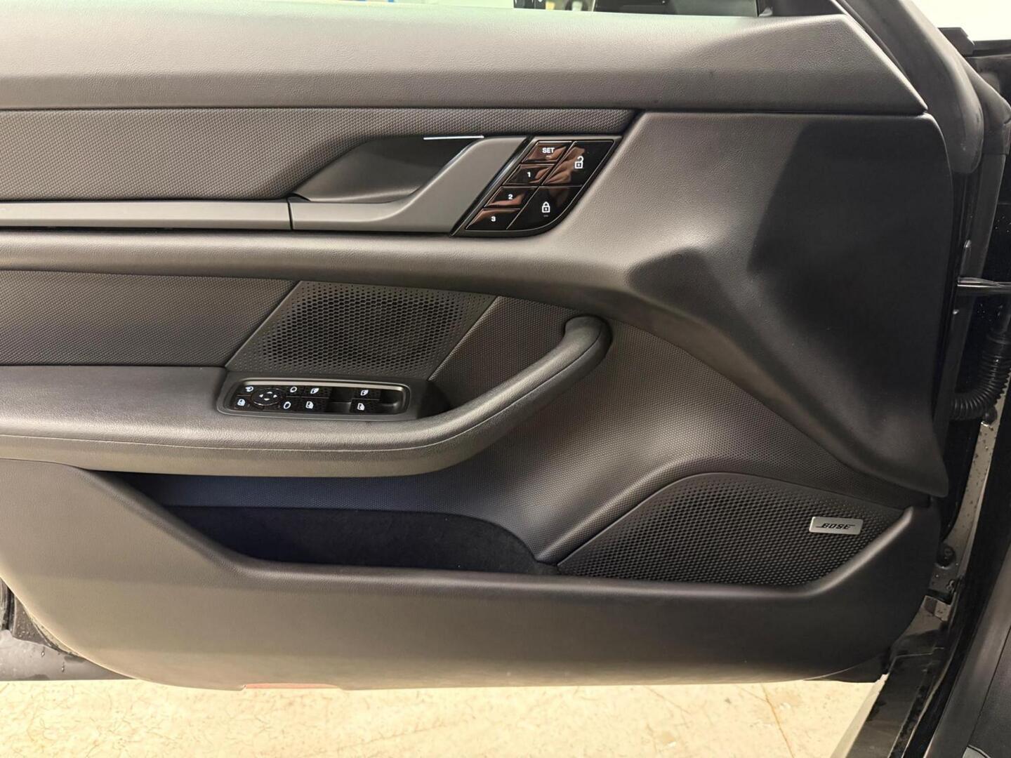 PORSCHE Taycan 2021