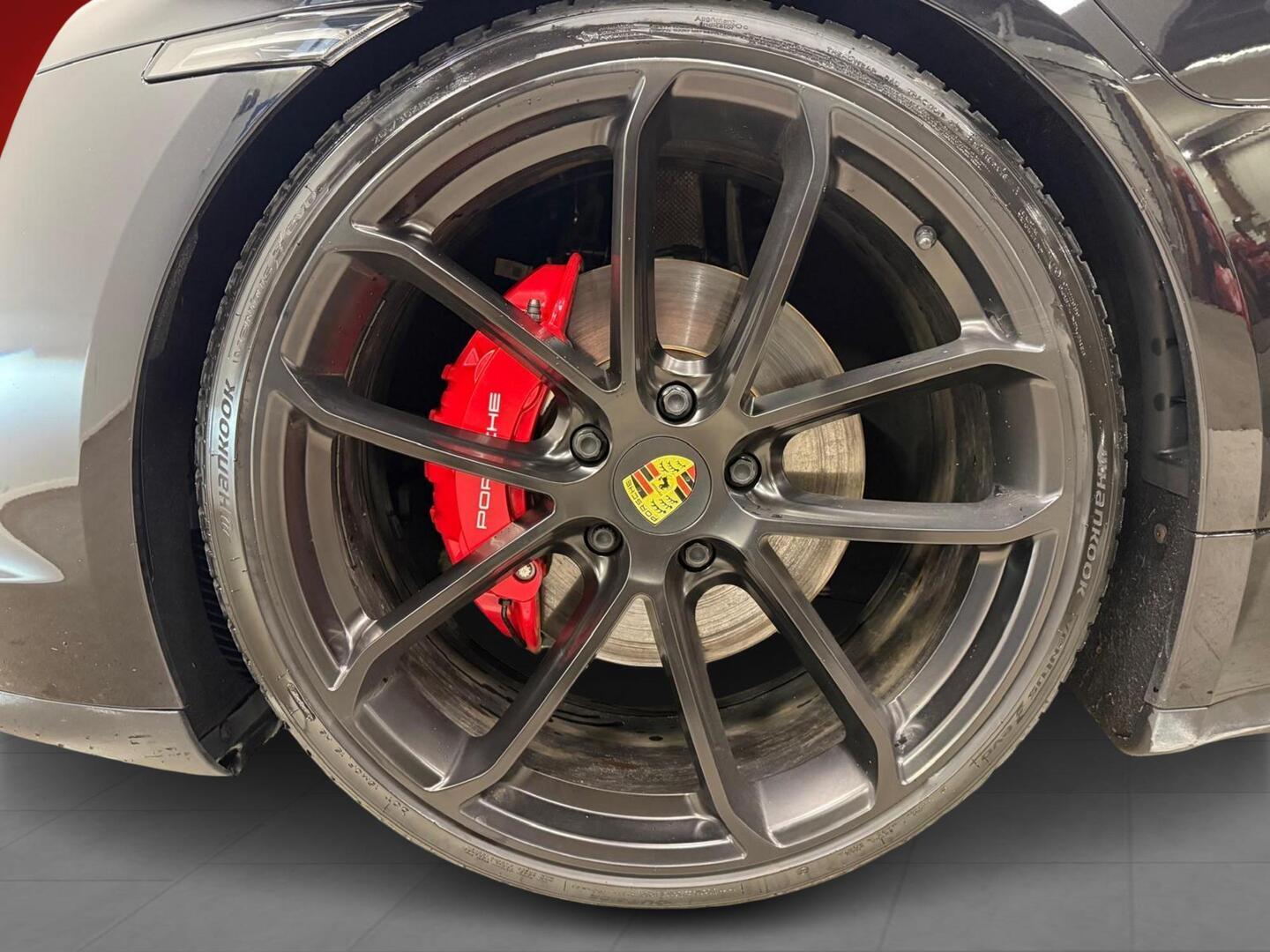 PORSCHE Taycan 2021