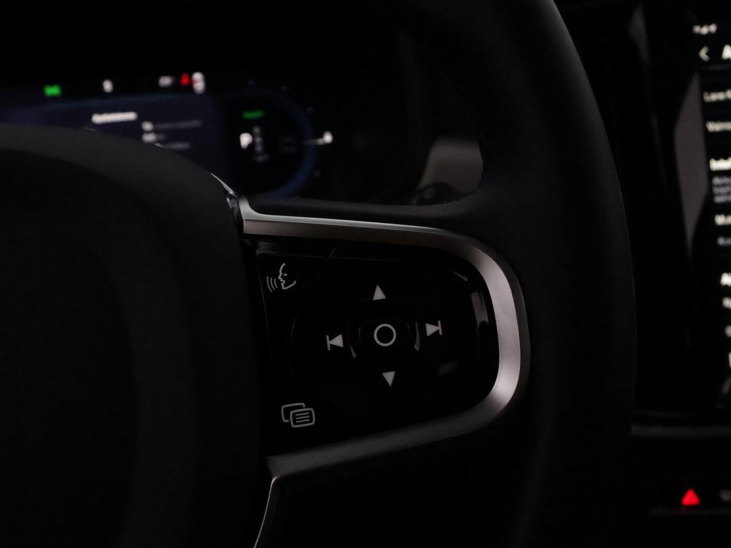 VOLVO V90 2025
