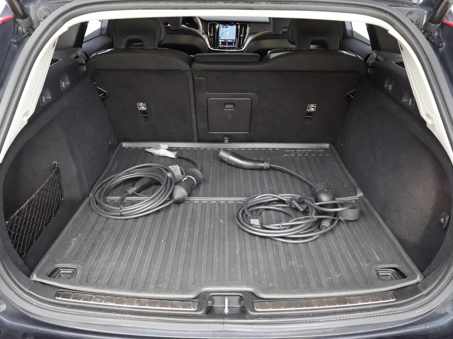 VOLVO V60 2023