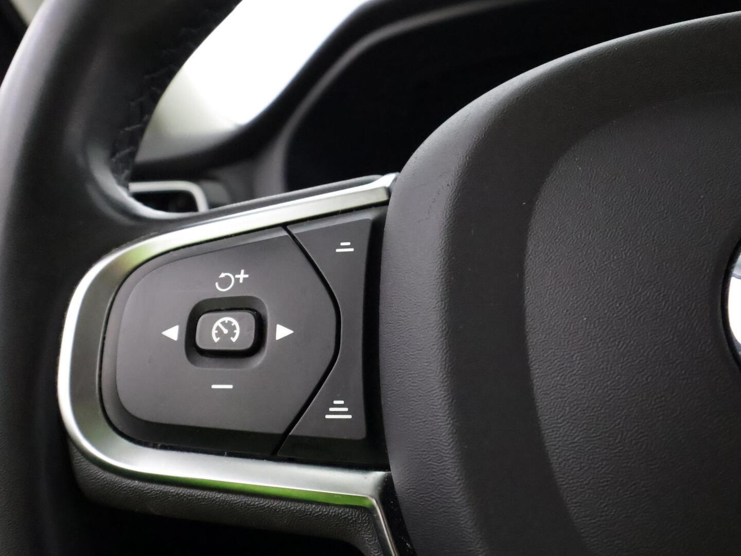 VOLVO V60 2023