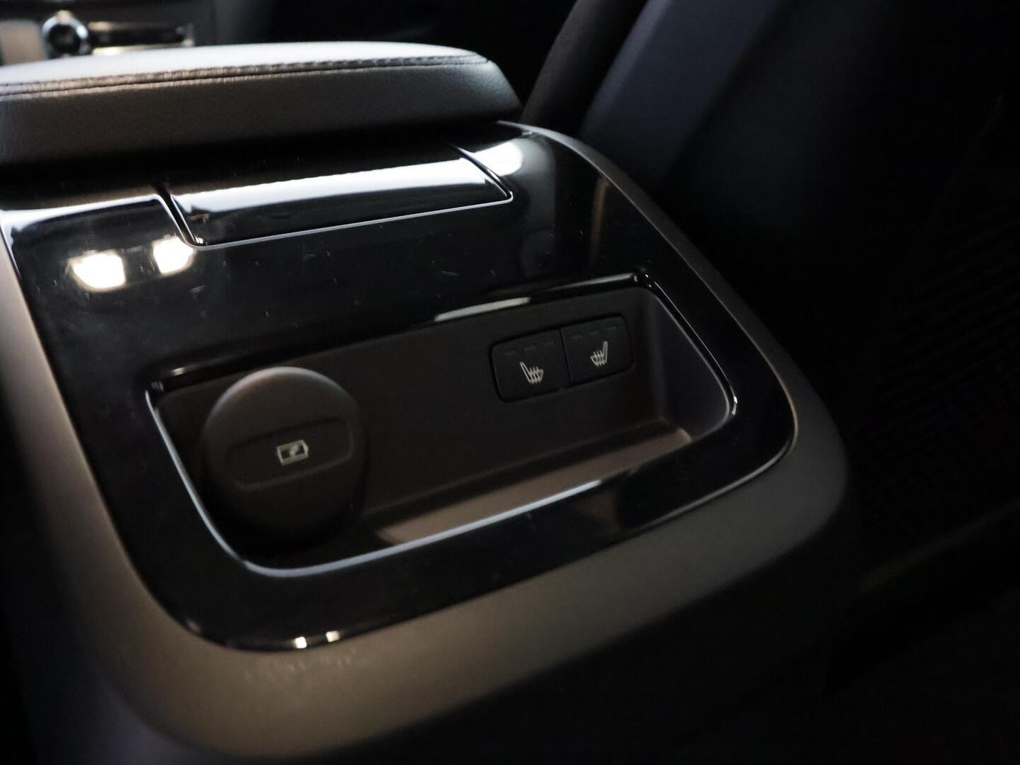 VOLVO V60 2023
