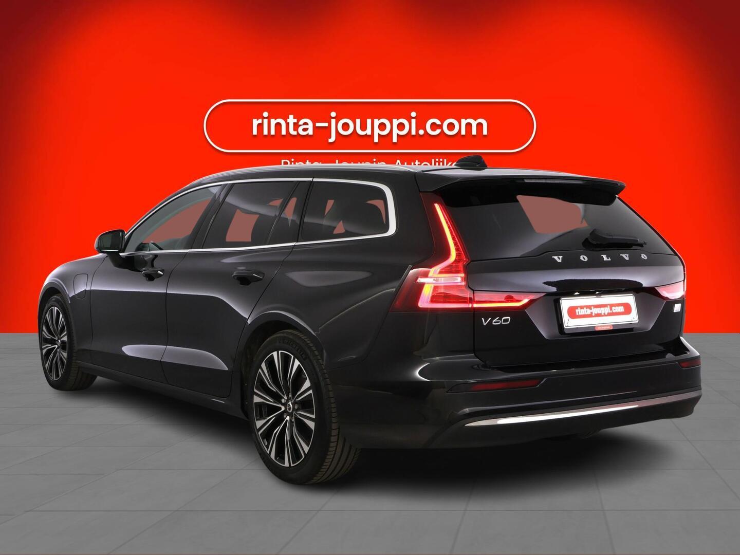 VOLVO V60 2023