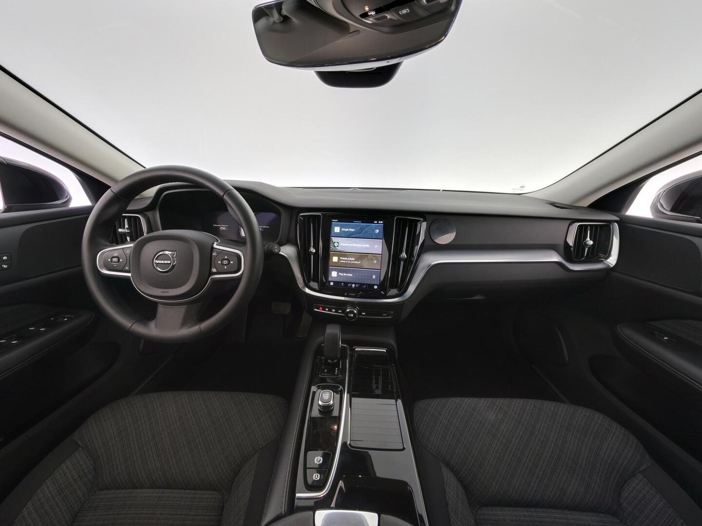 VOLVO V60 2023