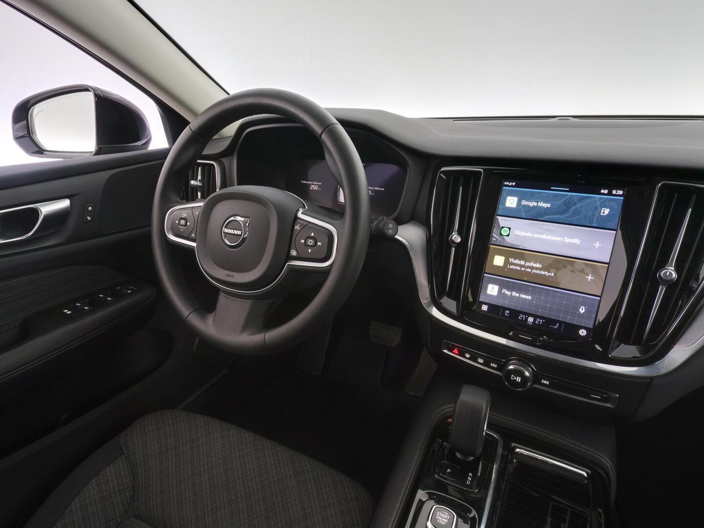 VOLVO V60 2023