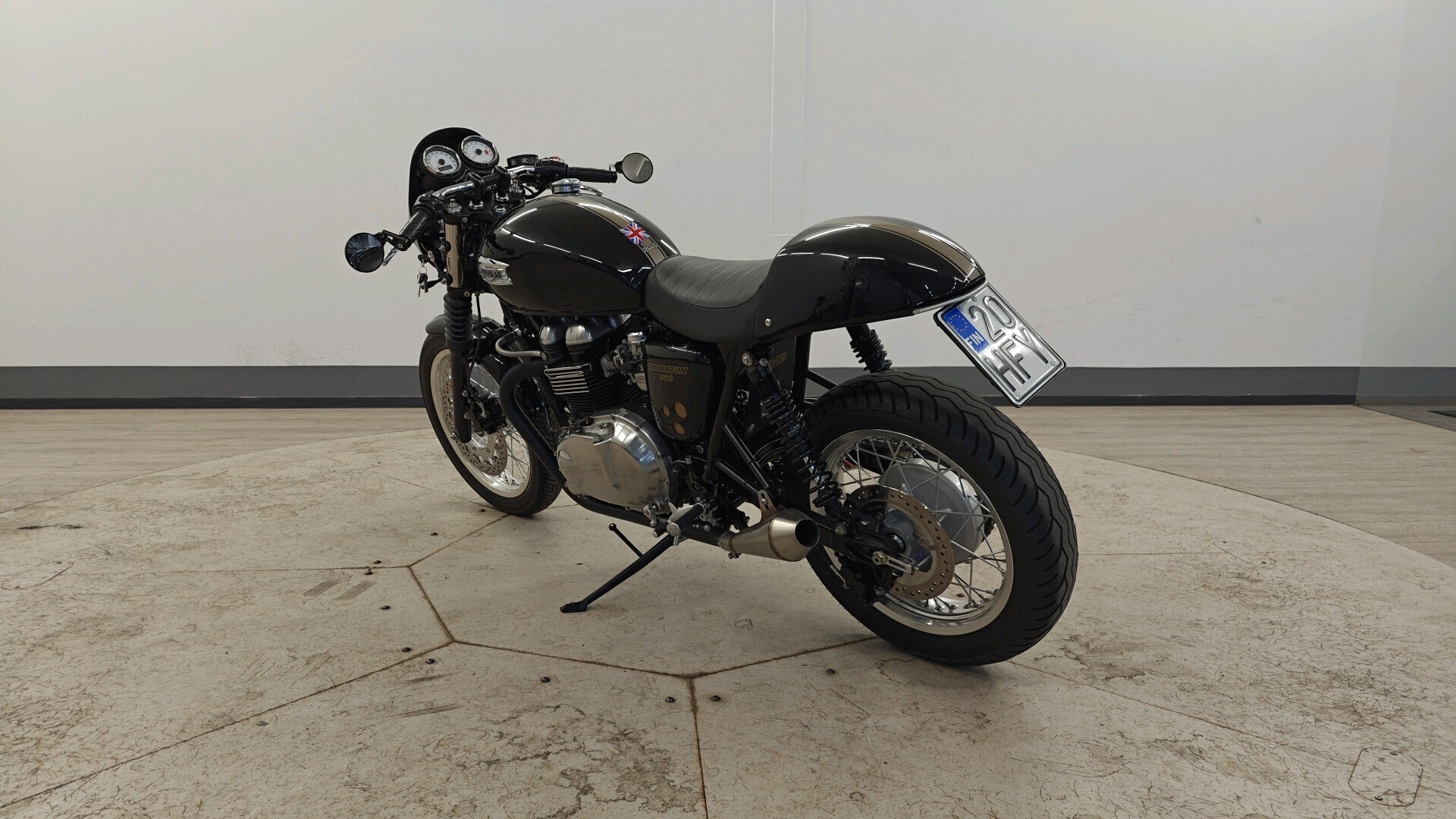 TRIUMPH Thruxton 2012