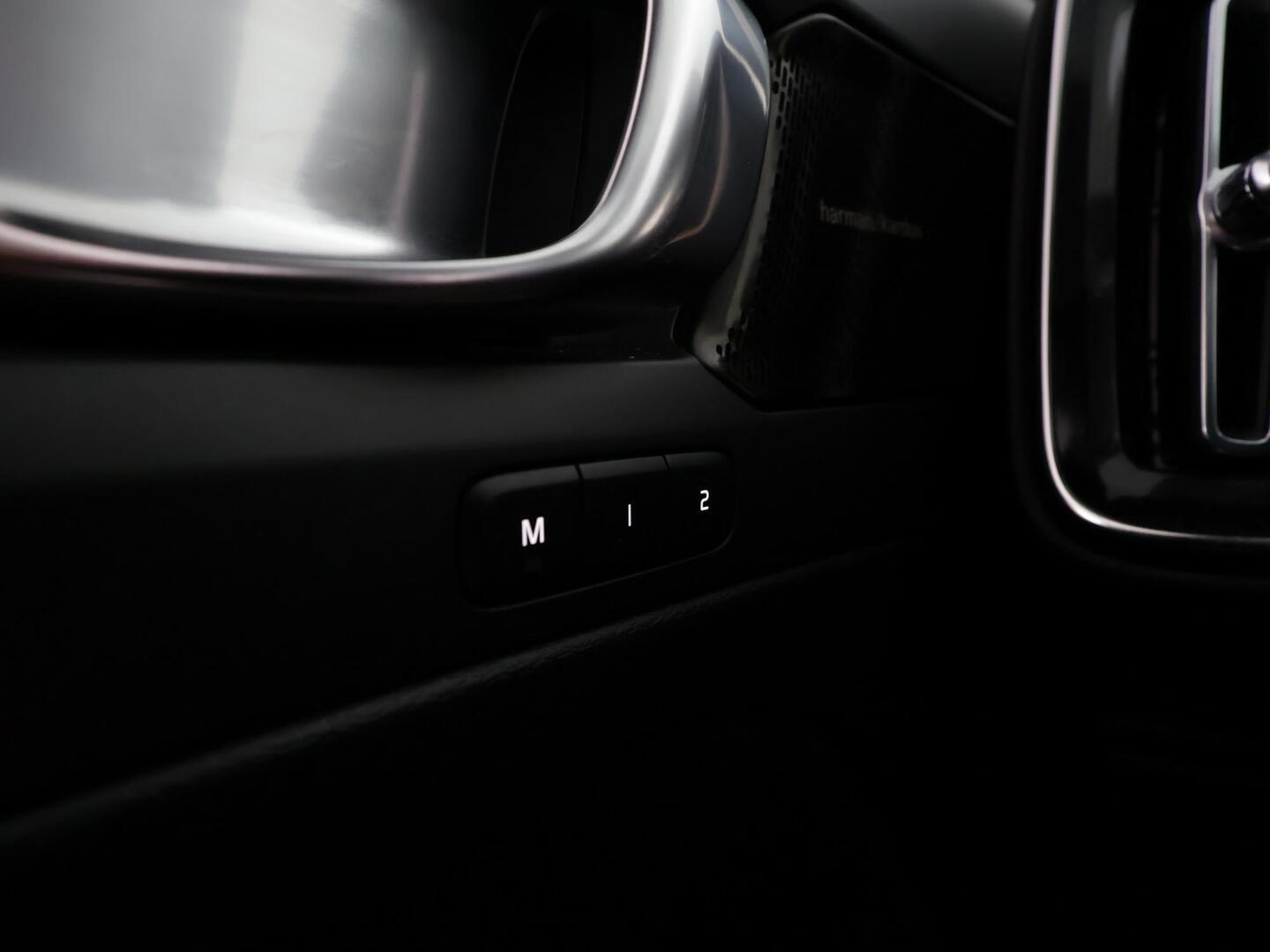 VOLVO XC40 2022