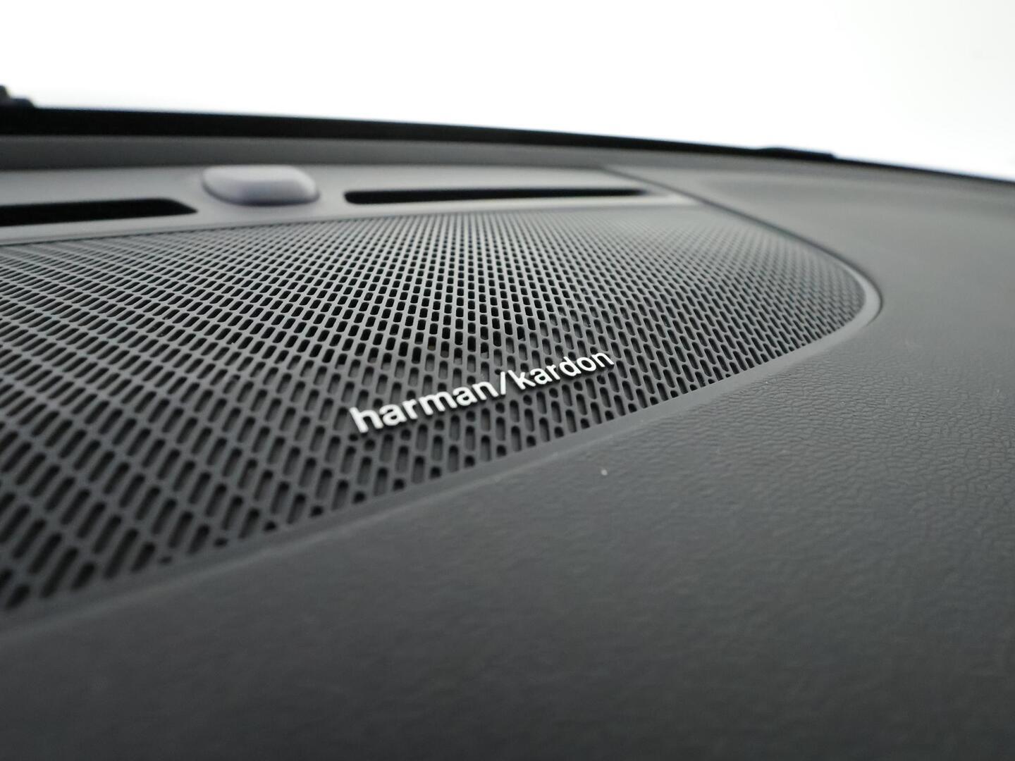 VOLVO XC40 2022