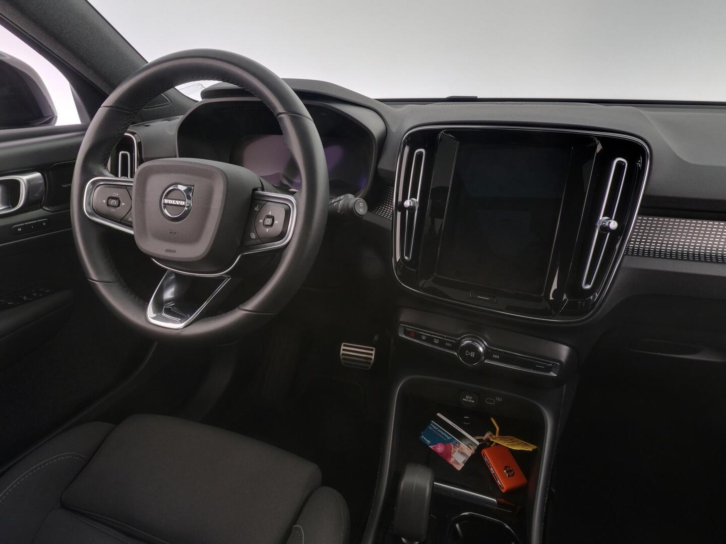 VOLVO XC40 2022