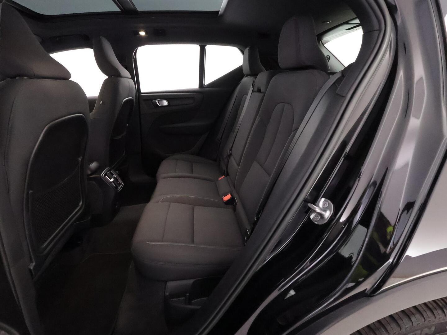VOLVO XC40 2022