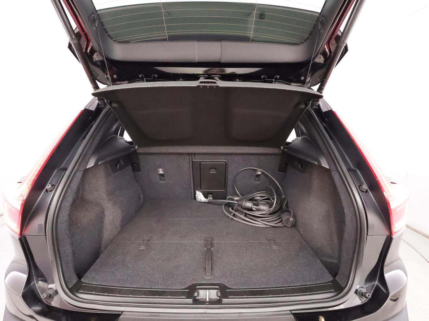 VOLVO XC40 2022