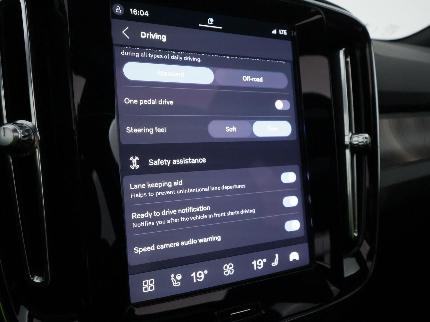 VOLVO XC40 2023