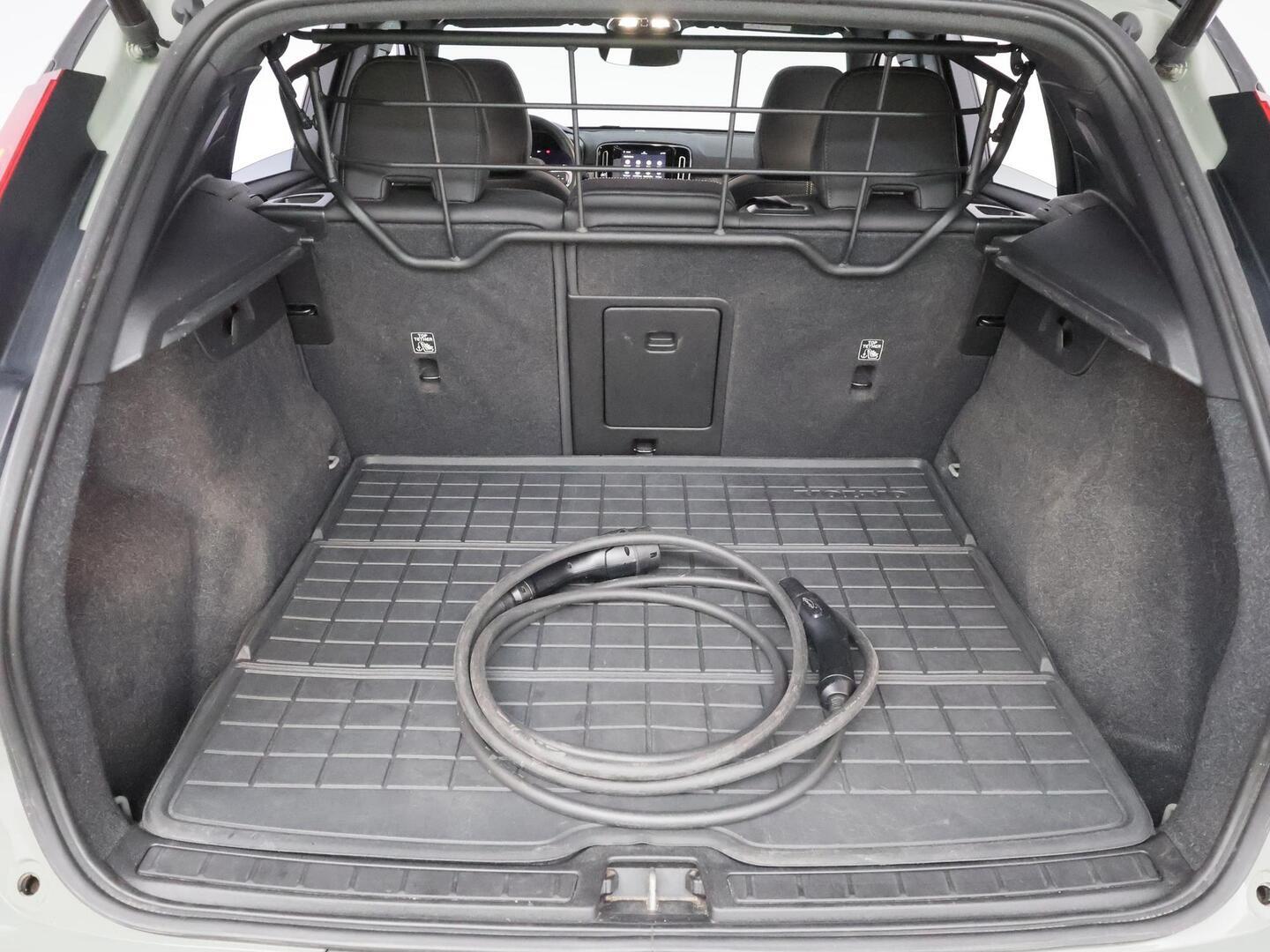 VOLVO XC40 2023