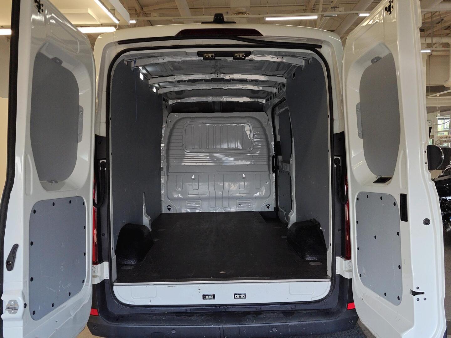 MAXUS DELIVER 9 2022