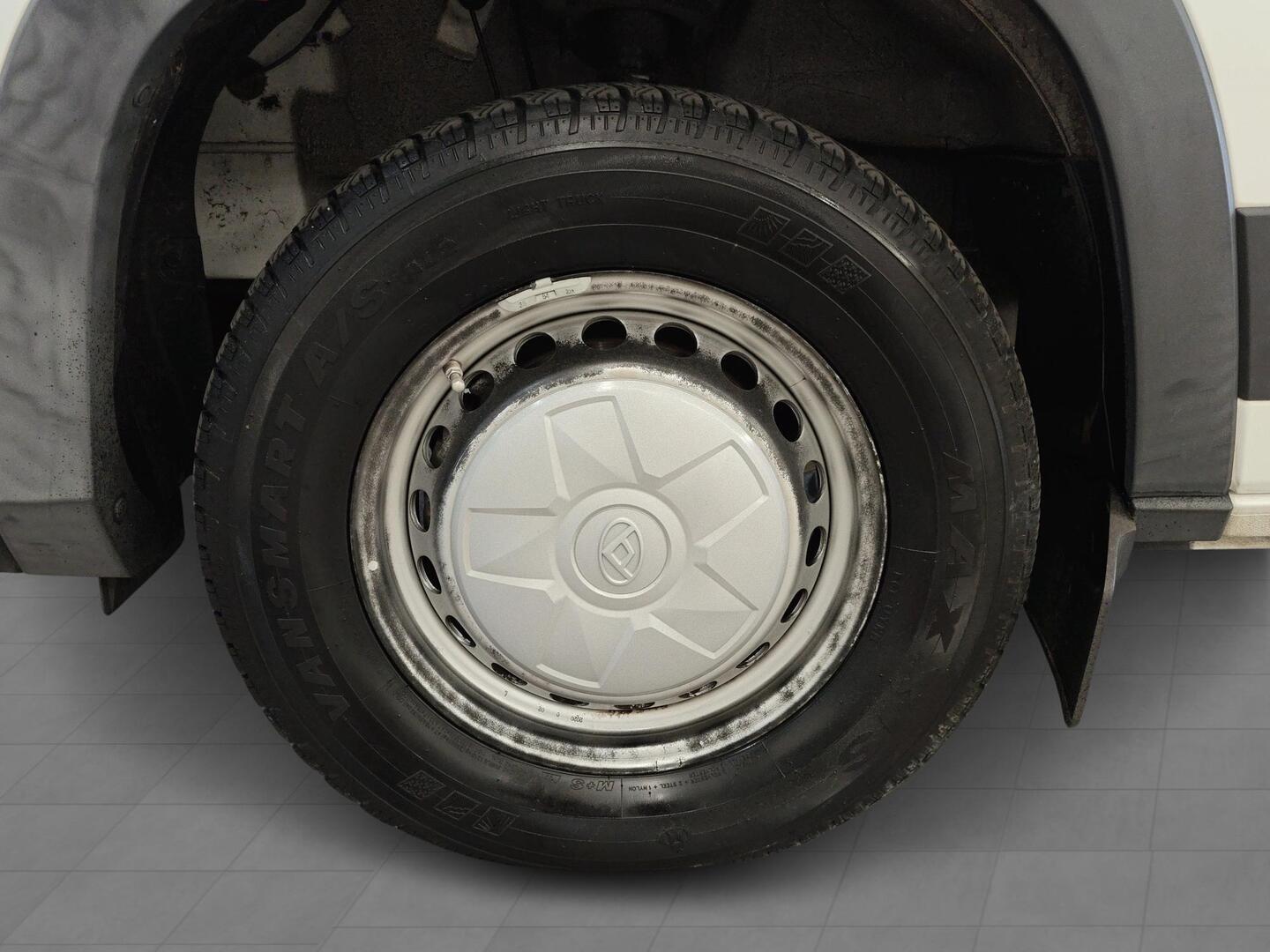 MAXUS DELIVER 9 2022