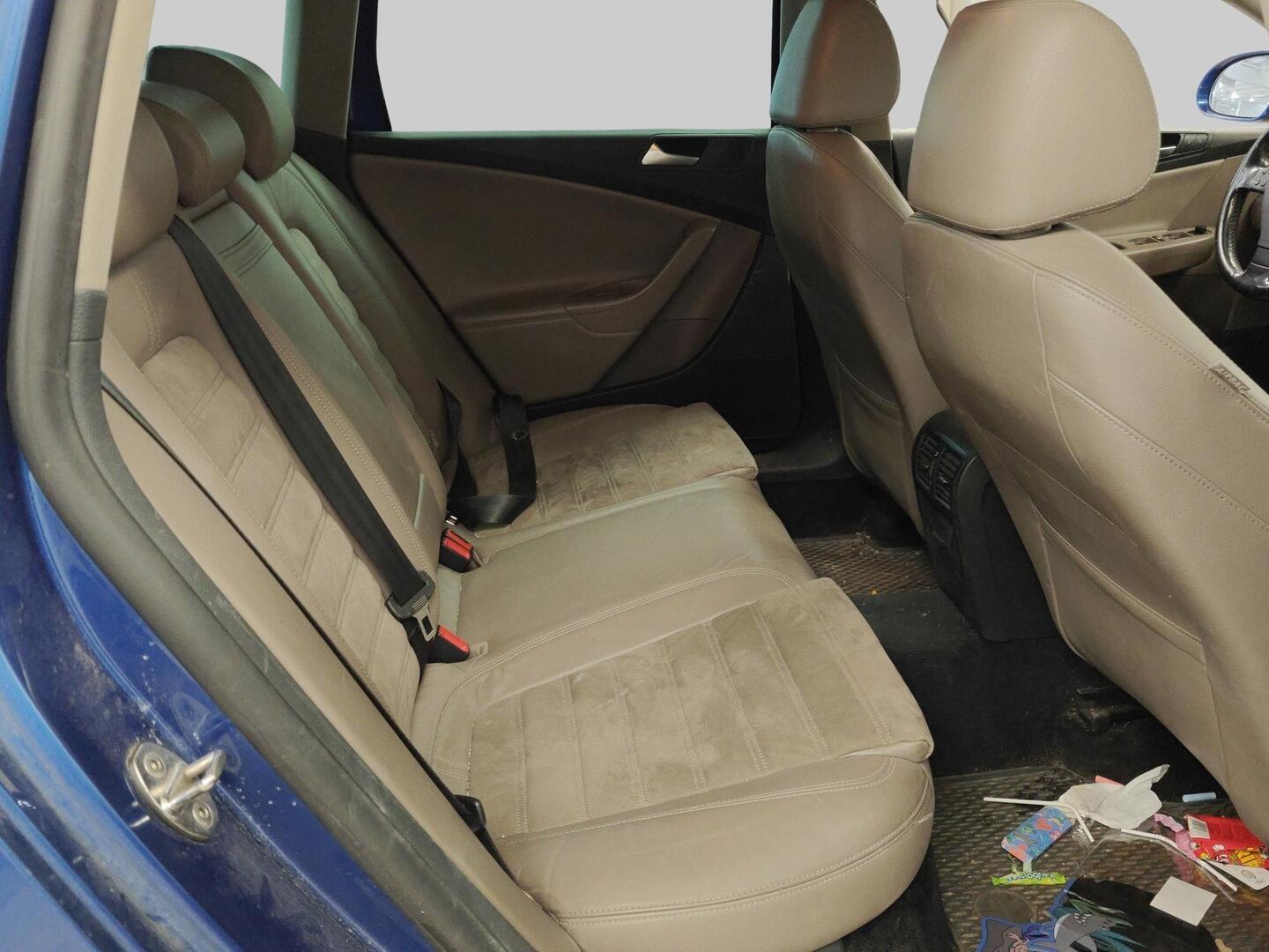 VOLKSWAGEN Passat 2009