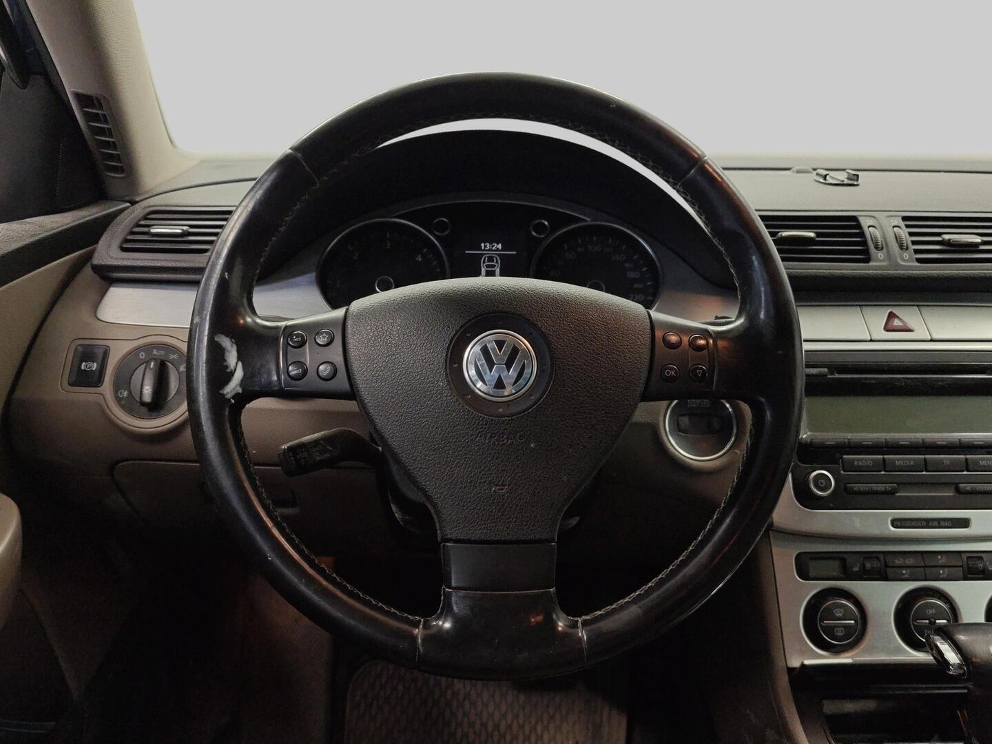 VOLKSWAGEN Passat 2009