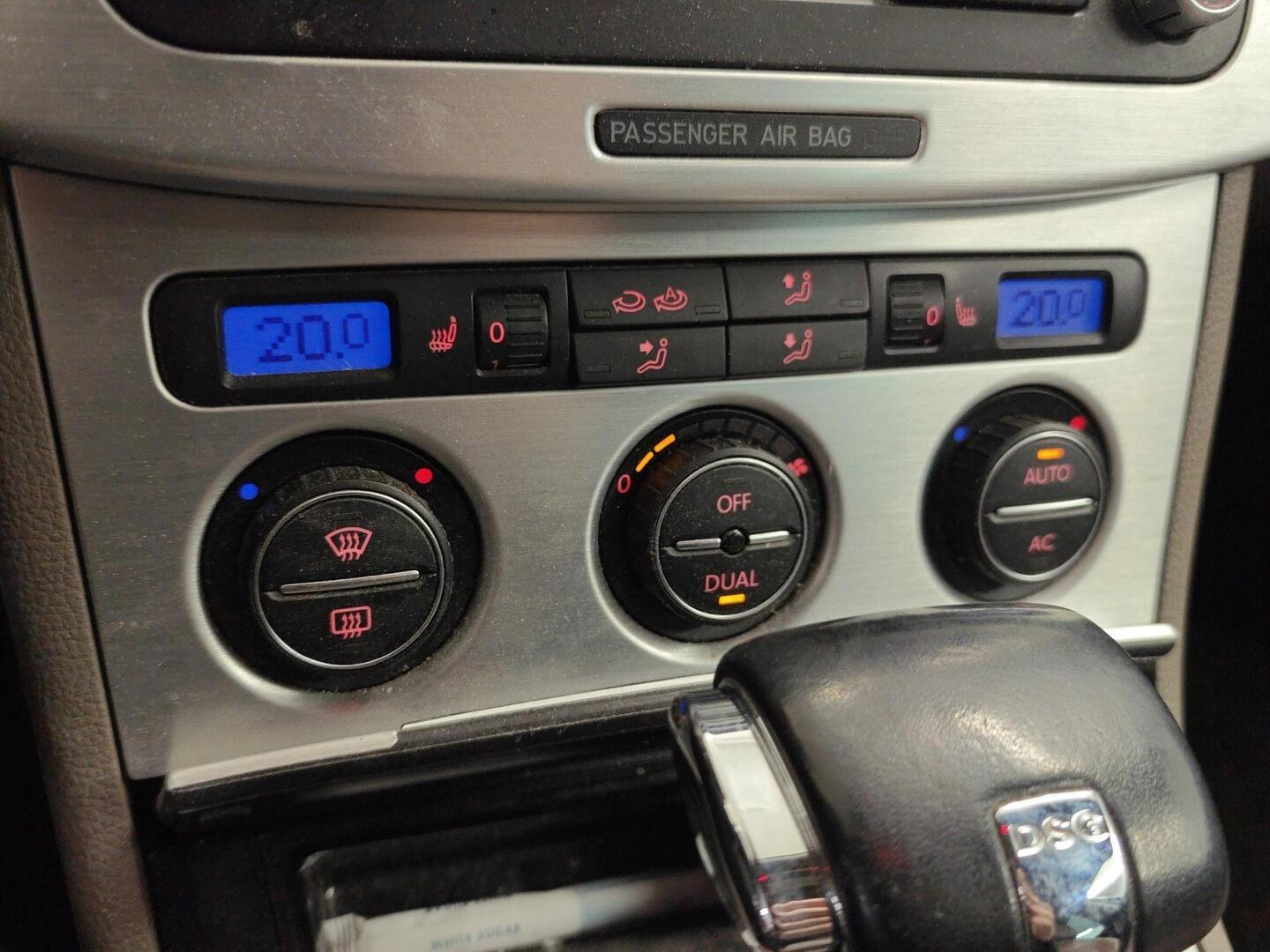 VOLKSWAGEN Passat 2009