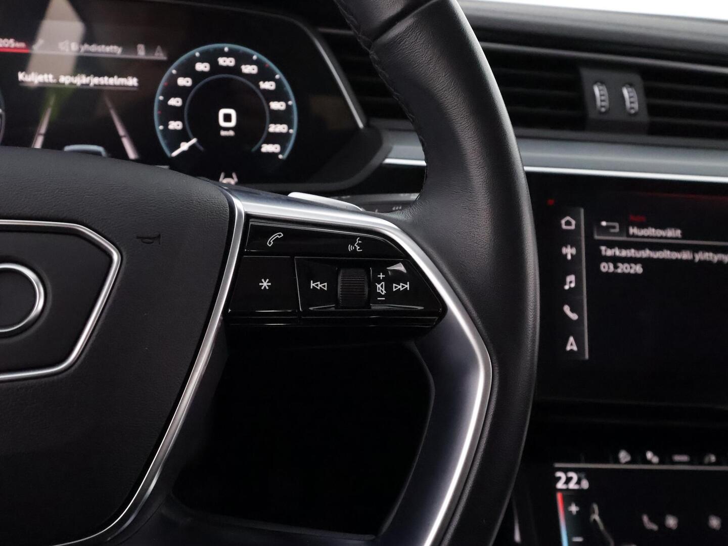 AUDI E-TRON 2022