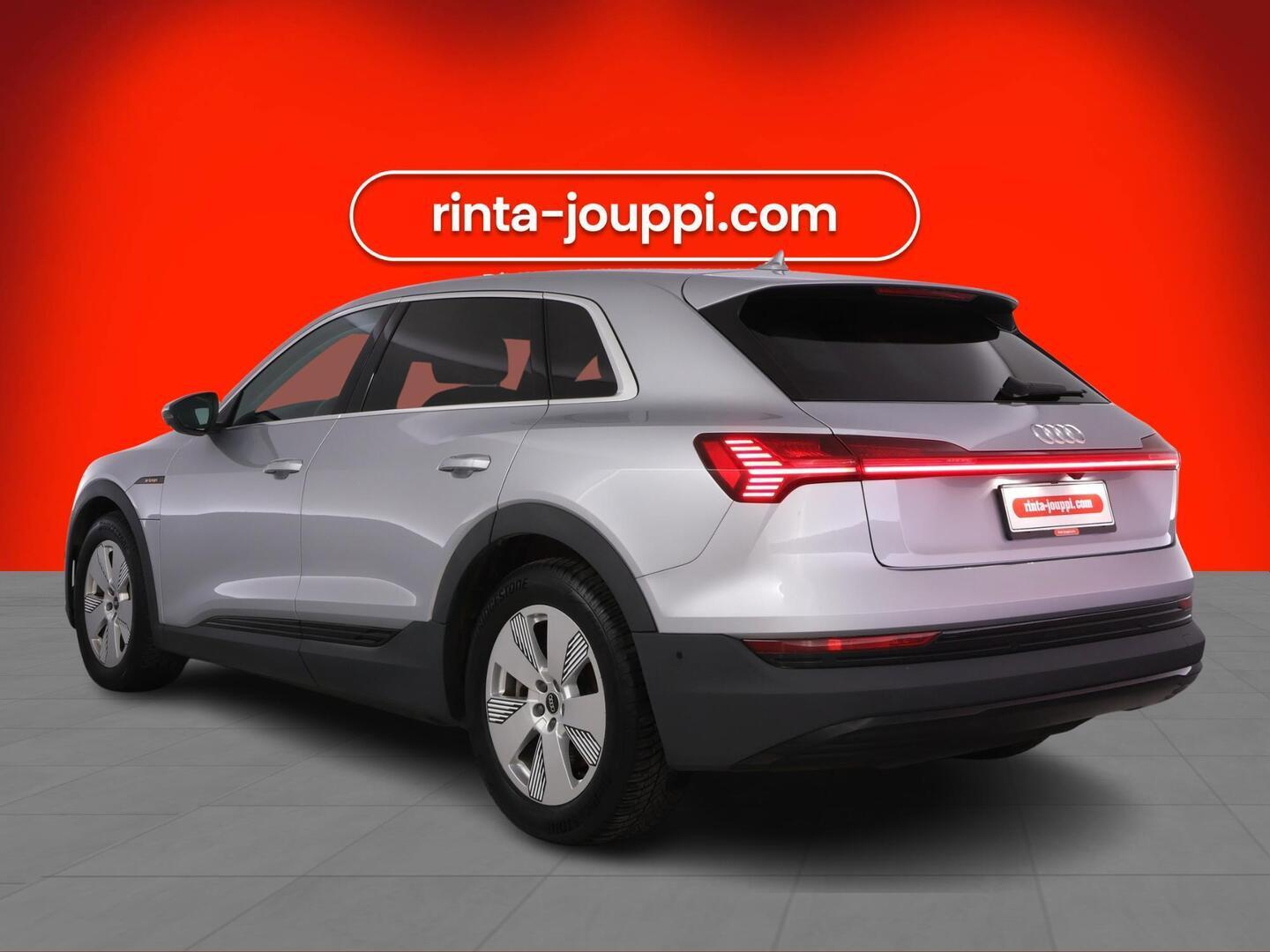 AUDI E-TRON 2022