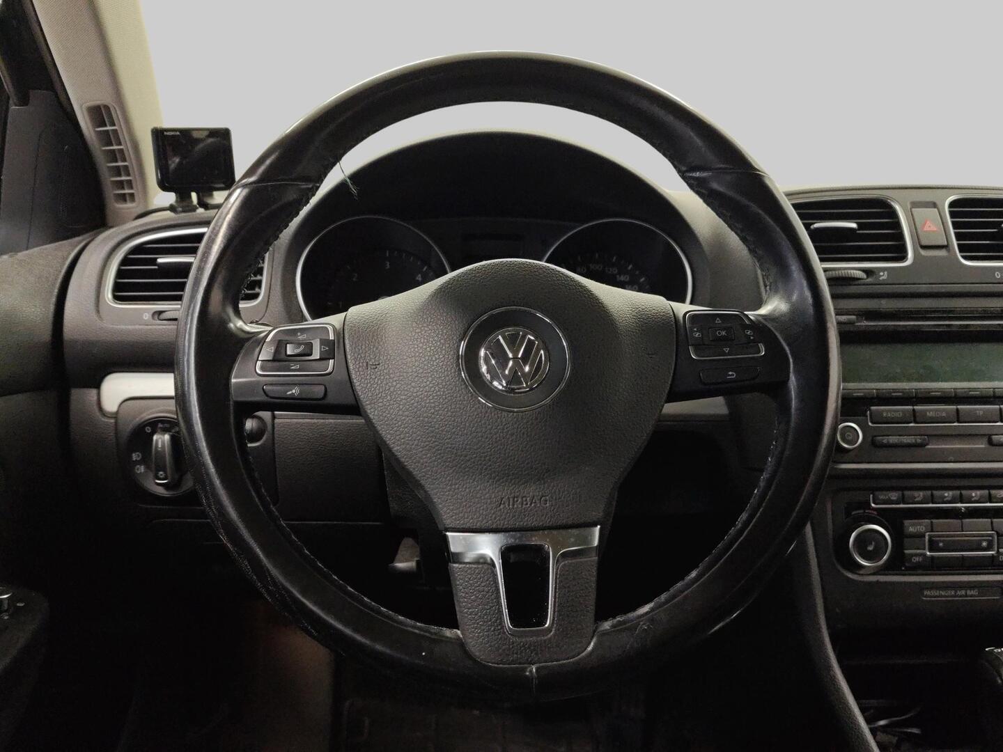 VOLKSWAGEN Golf 2011