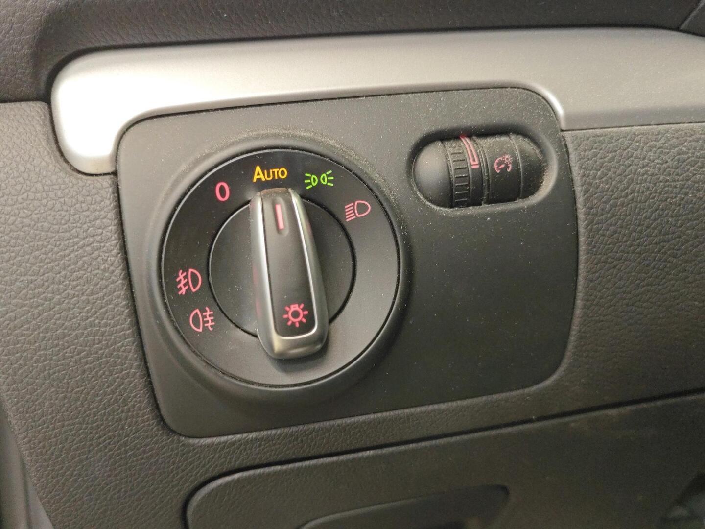 VOLKSWAGEN Golf 2011