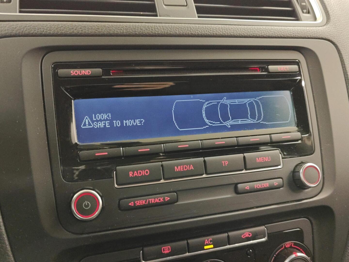 VOLKSWAGEN Jetta 2012