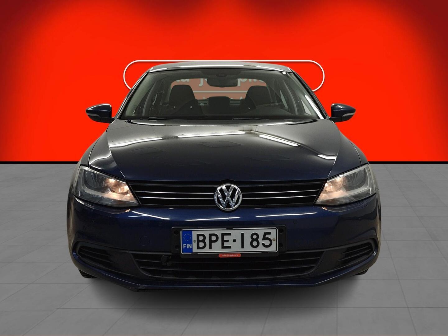 VOLKSWAGEN Jetta 2012