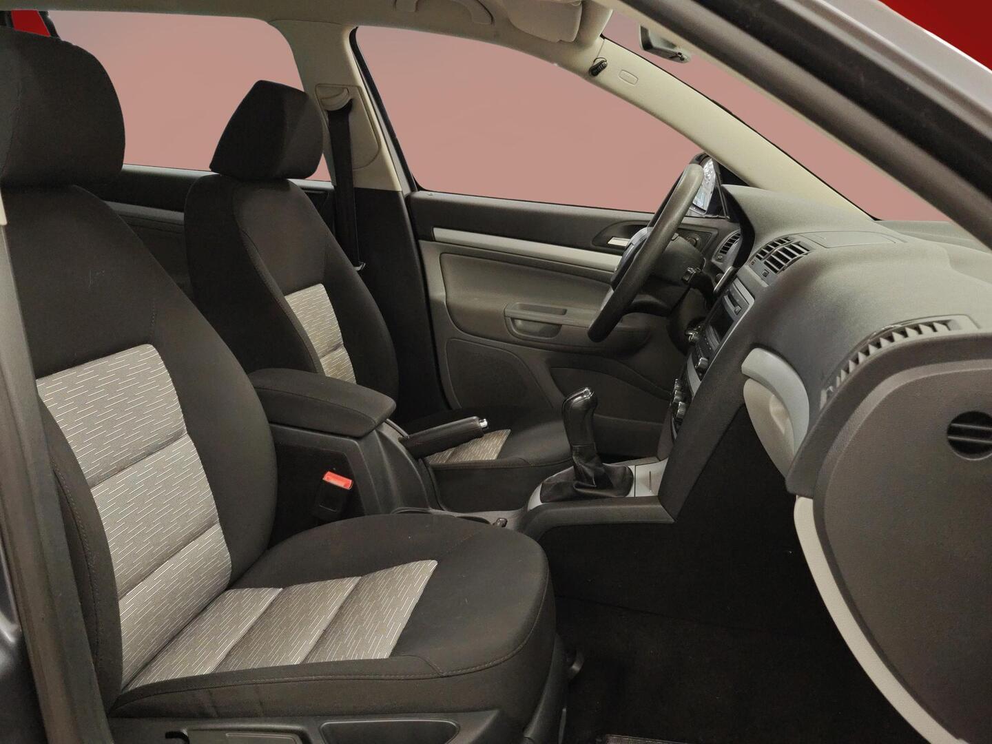 SKODA Octavia 2011