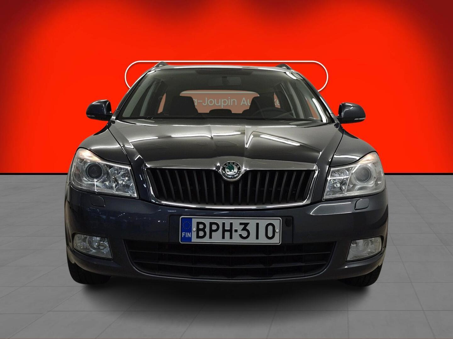 SKODA Octavia 2011