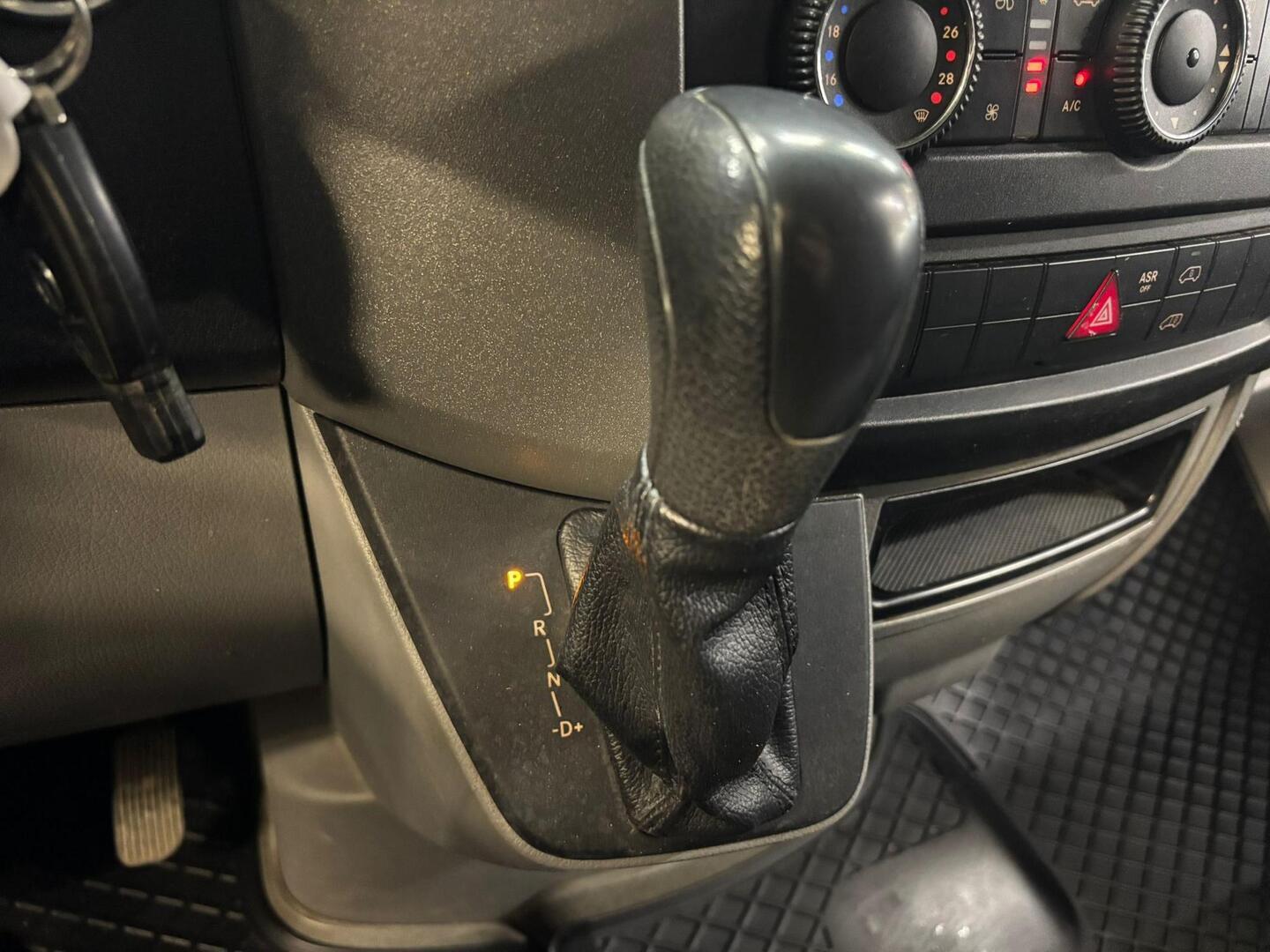 MERCEDES-BENZ Sprinter 2012