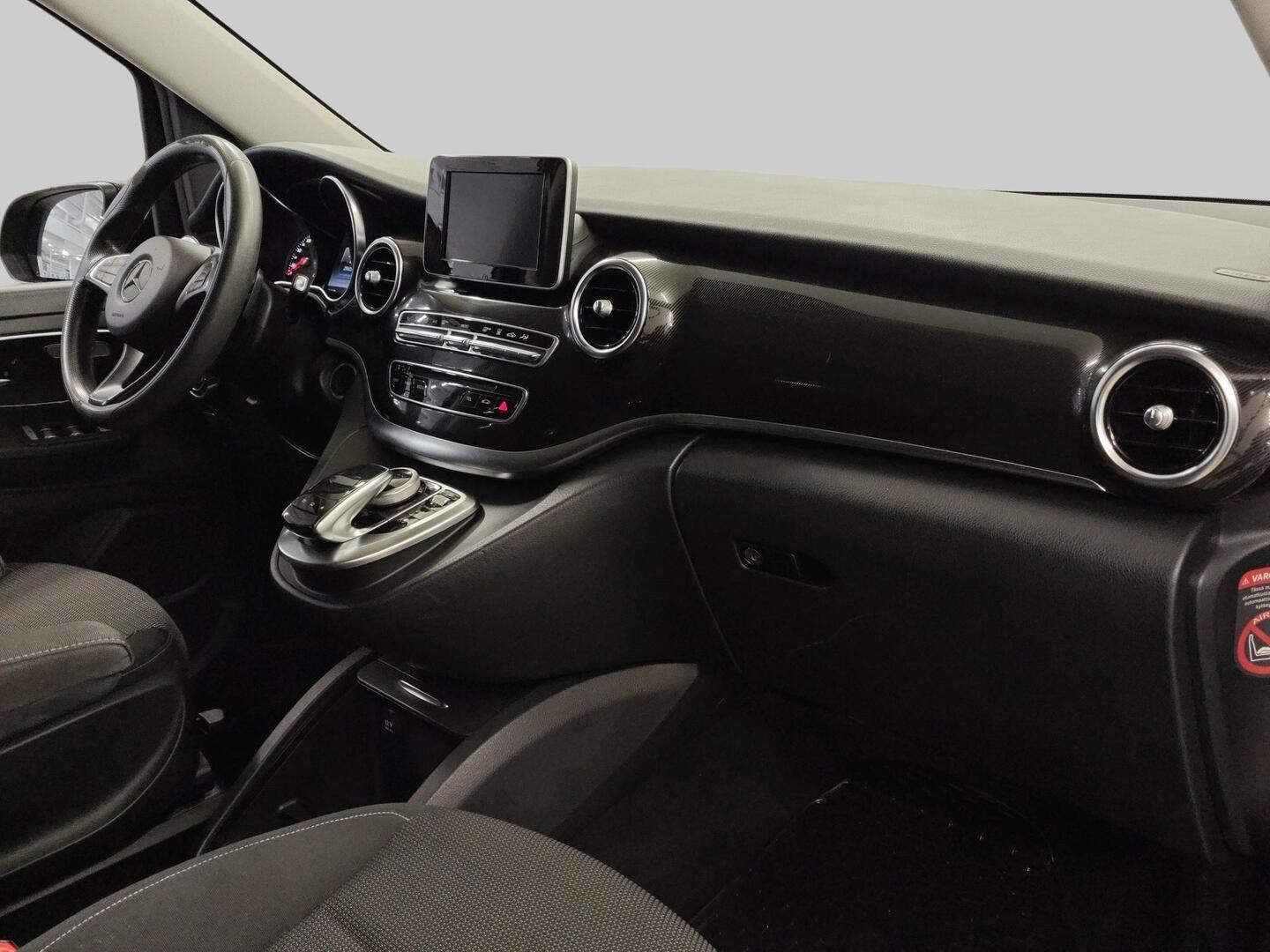 MERCEDES-BENZ V 2015