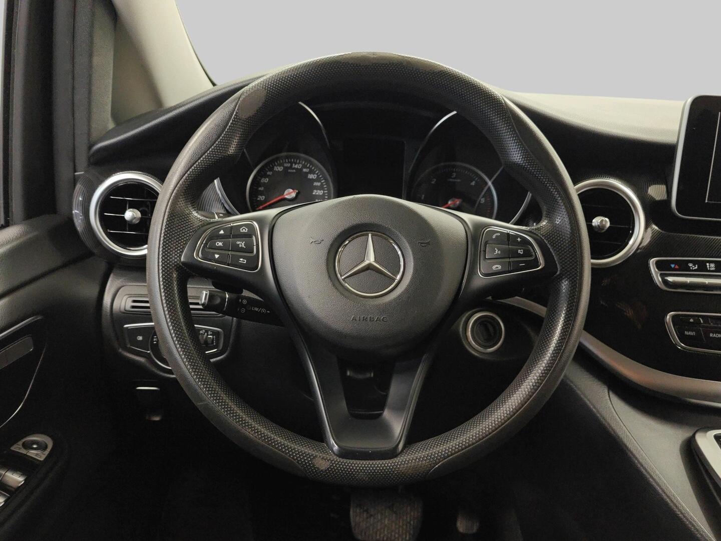 MERCEDES-BENZ V 2015