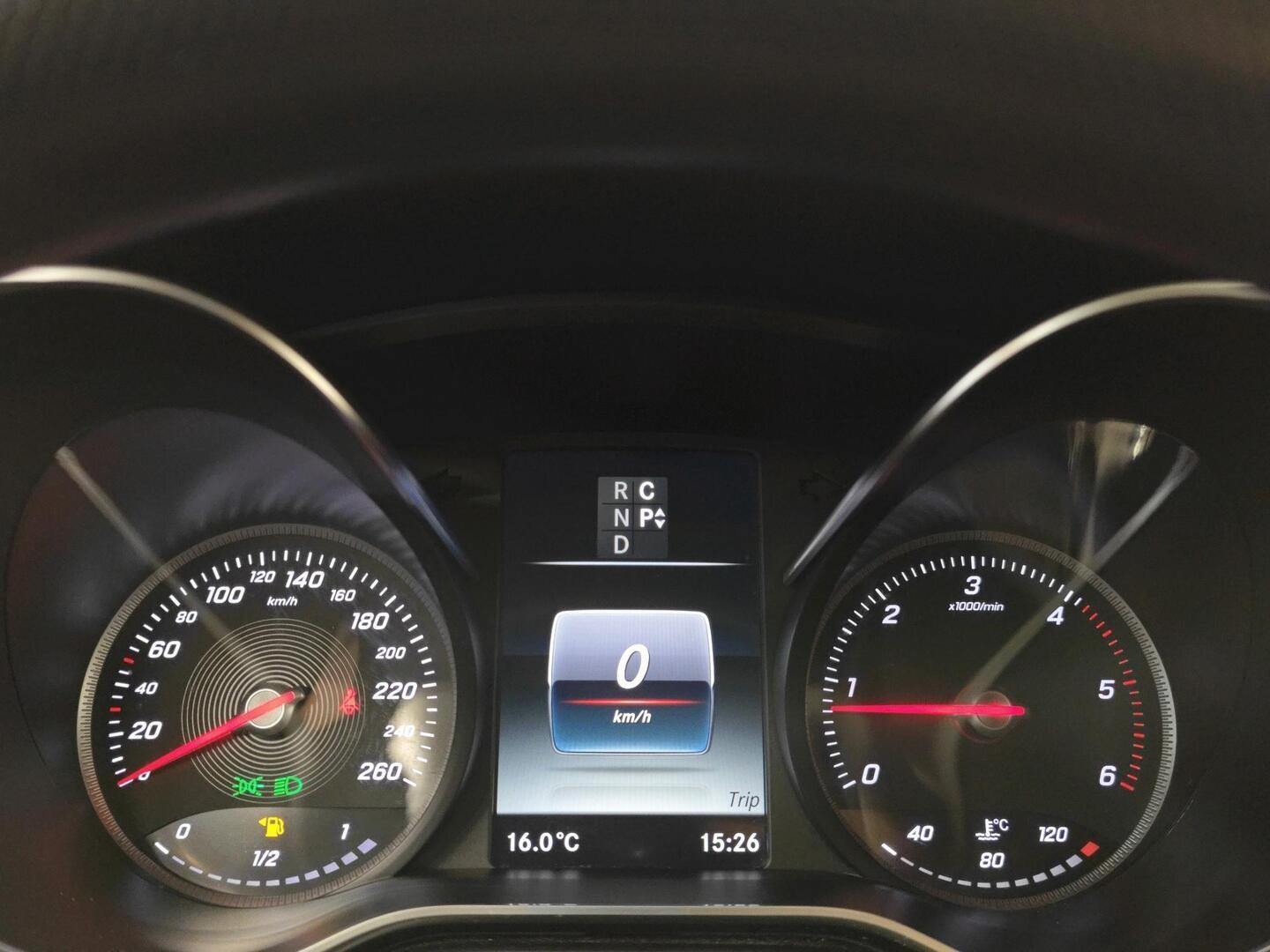 MERCEDES-BENZ V 2015